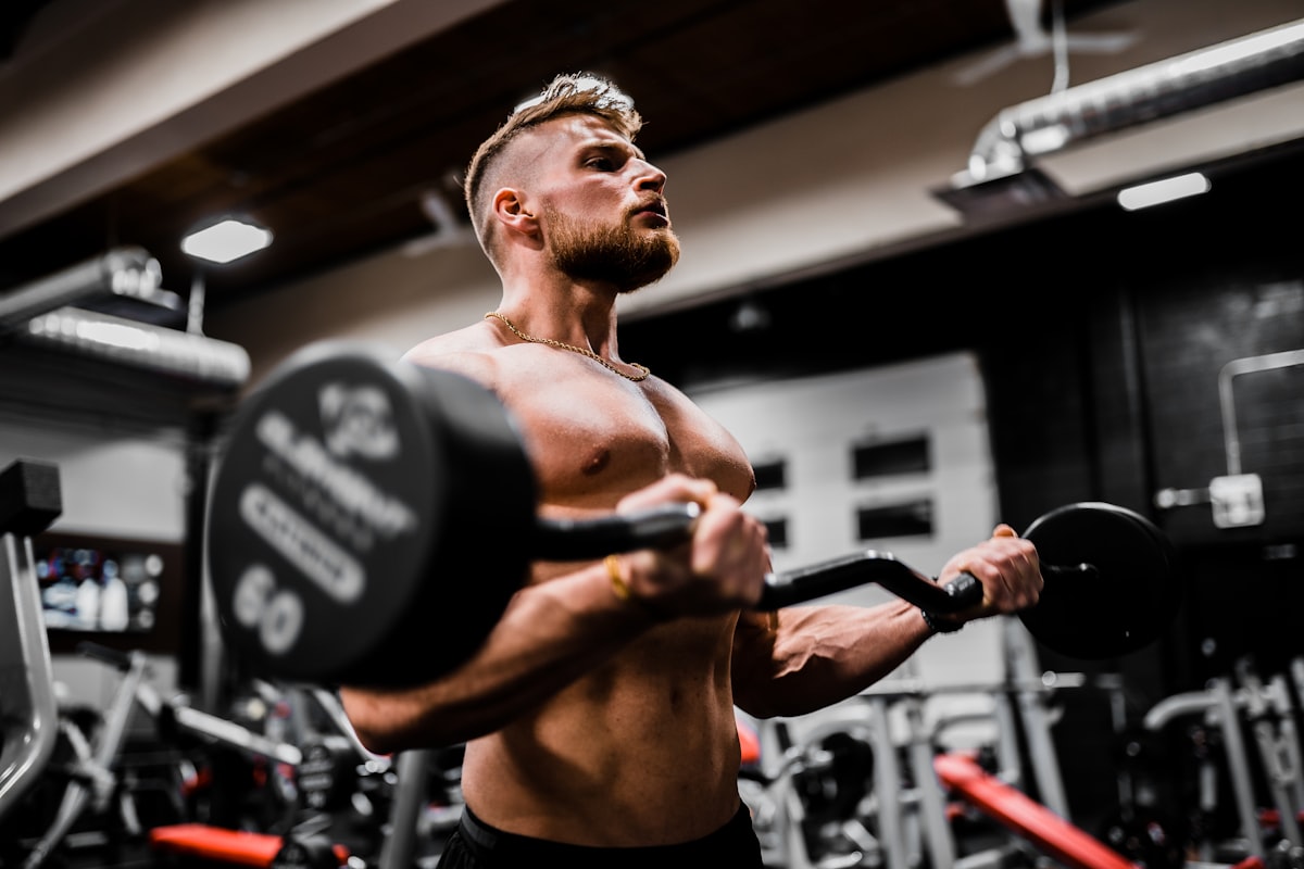 Protein timing for male athletes